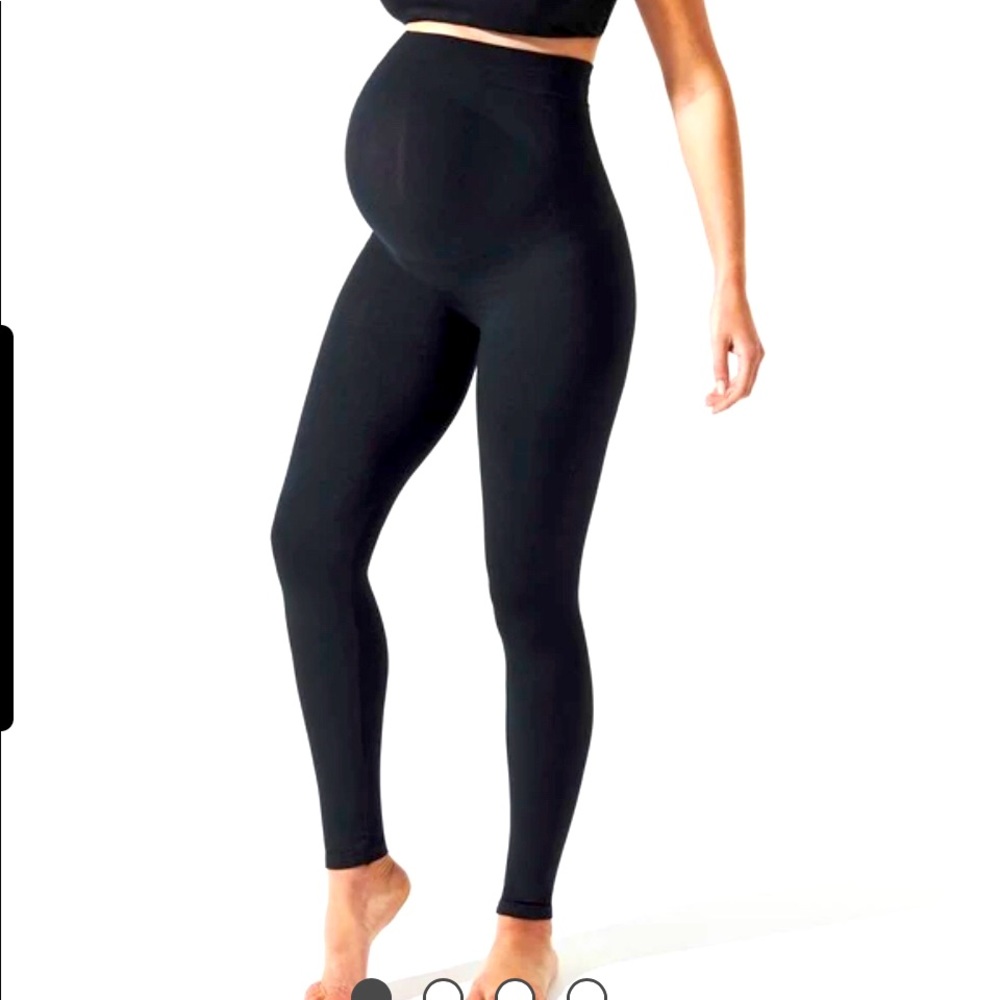 I am selling BLANQI maternity leggings in the colour black.
